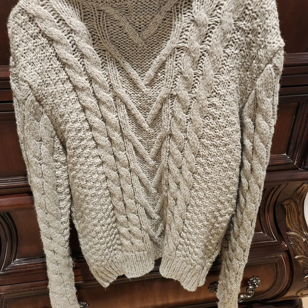 Jun & Ivy Francescas Turtleneck Cable Knit Chunky Sweater - Picture 3 of 8